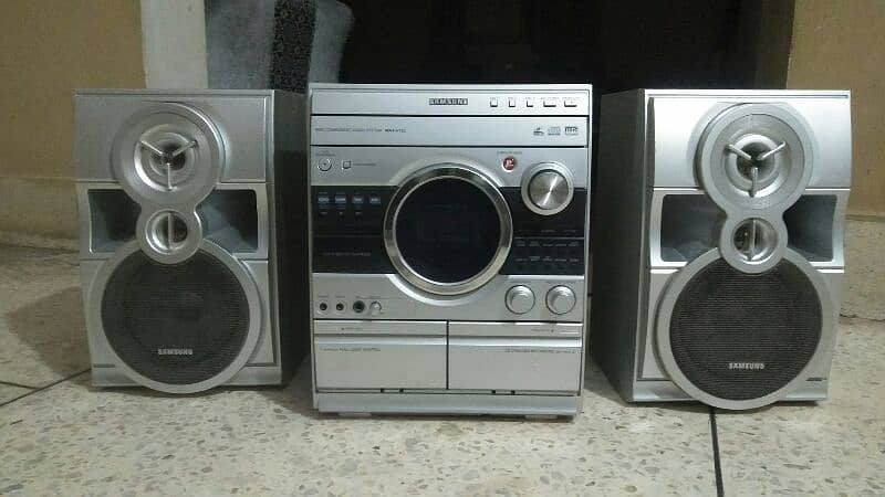 Samsung amplifier and speakers set 1