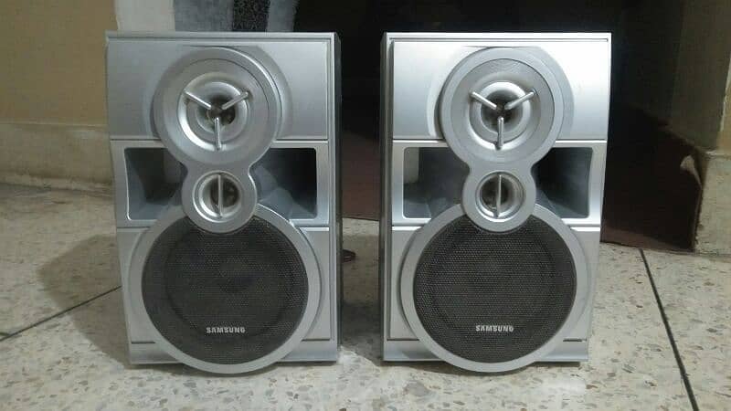 Samsung amplifier and speakers set 5