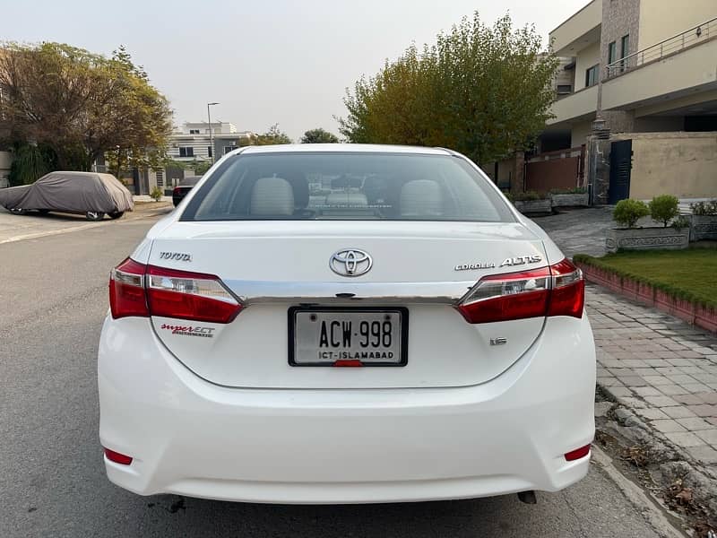 Toyota Corolla Altis 2017 1