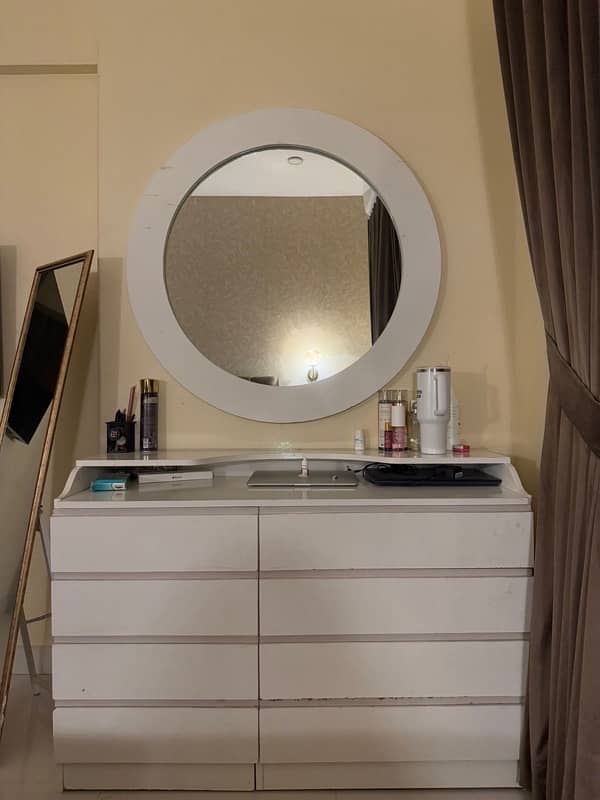 dressing table with side tables 5