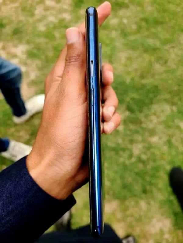 oneplus 7 pro duil sim my whatapps num 03078143445 no exchange 3