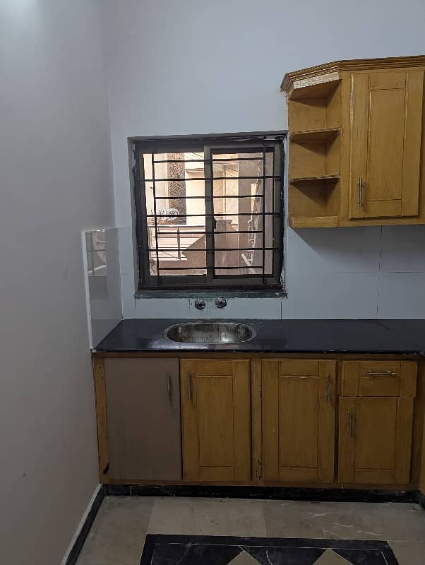 5 Marla portion for rent sabz Ali town 4