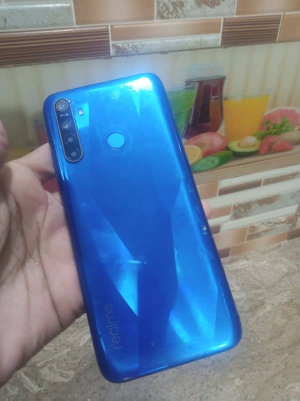 Realme 5 4/64 all okay just side sy glass crack hai 5