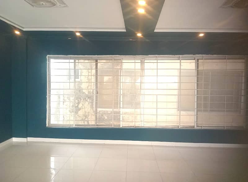 5 Marla Commercial Hall For Rent On Main Boulevard Sector C, Bahria Town Lahore 1