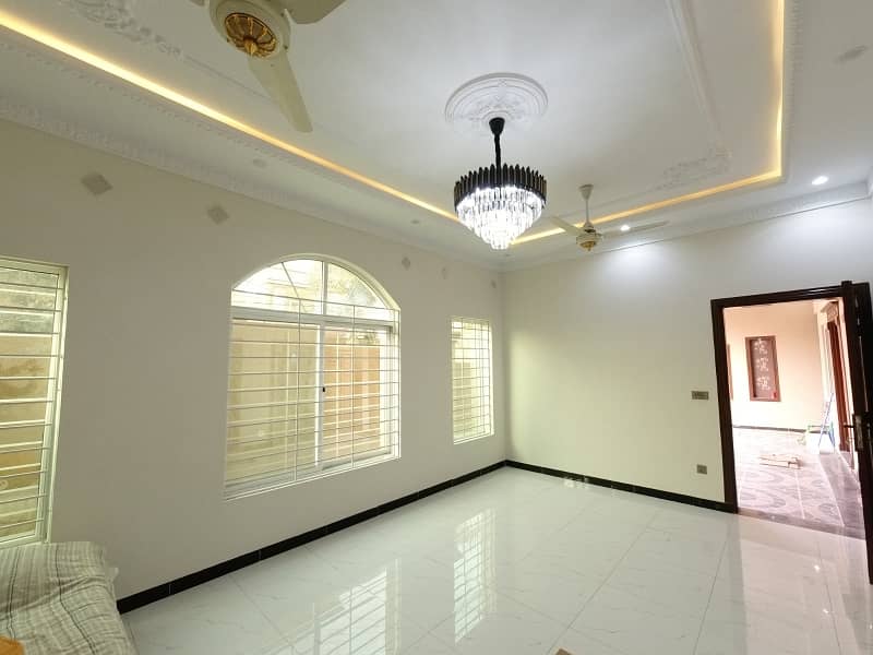 Main Double Road In Gulshan Abad Sector 2 House For Sale Sized 11 Marla 5