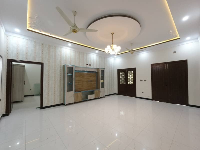 Main Double Road In Gulshan Abad Sector 2 House For Sale Sized 11 Marla 6