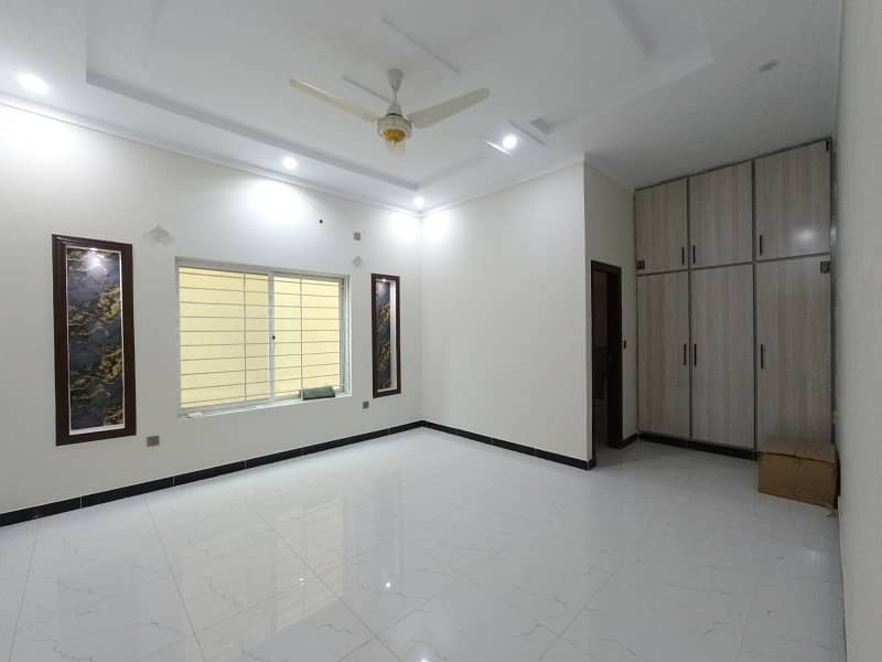 Main Double Road In Gulshan Abad Sector 2 House For Sale Sized 11 Marla 34