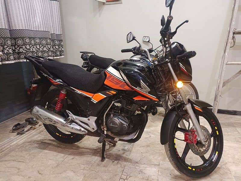 Honda CB 150 F 2018 model exellent condition 1st owner complete file 1