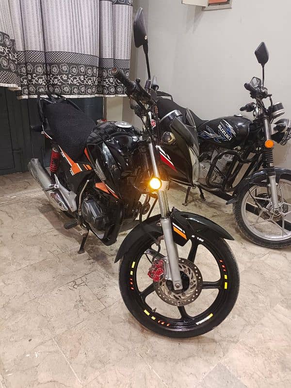 Honda CB 150 F 2018 model exellent condition 1st owner complete file 3