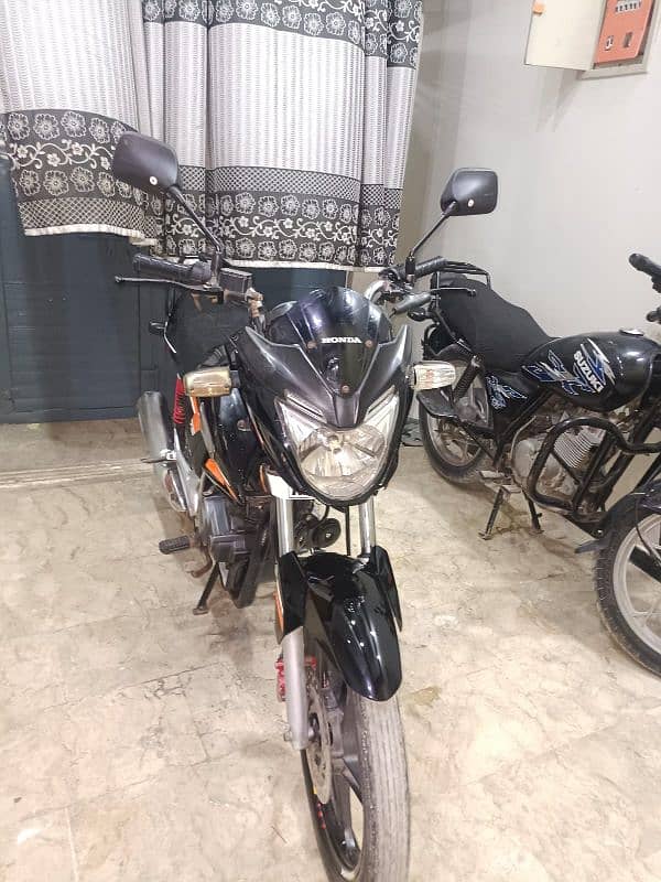 Honda CB 150 F 2018 model exellent condition 1st owner complete file 4