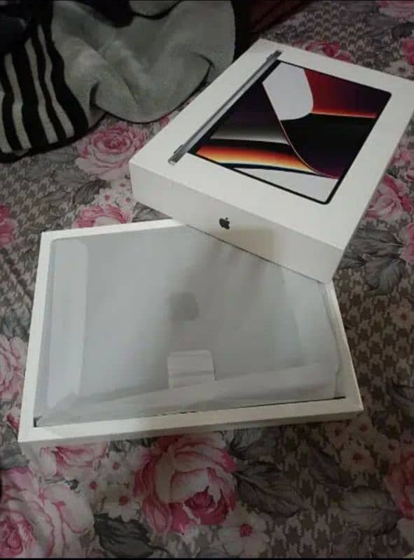 apple MacBook pro apple MacBook air core i7 i5 with box 0