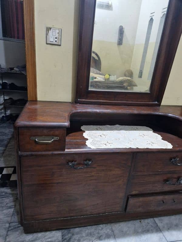 wooden dressing table 0