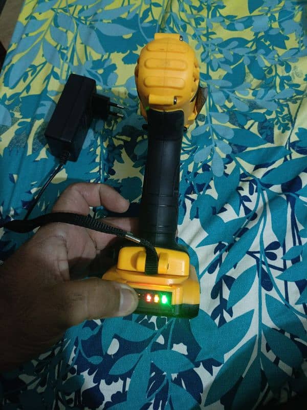 dewalt 21volt cordless drill 10/10 condition 1