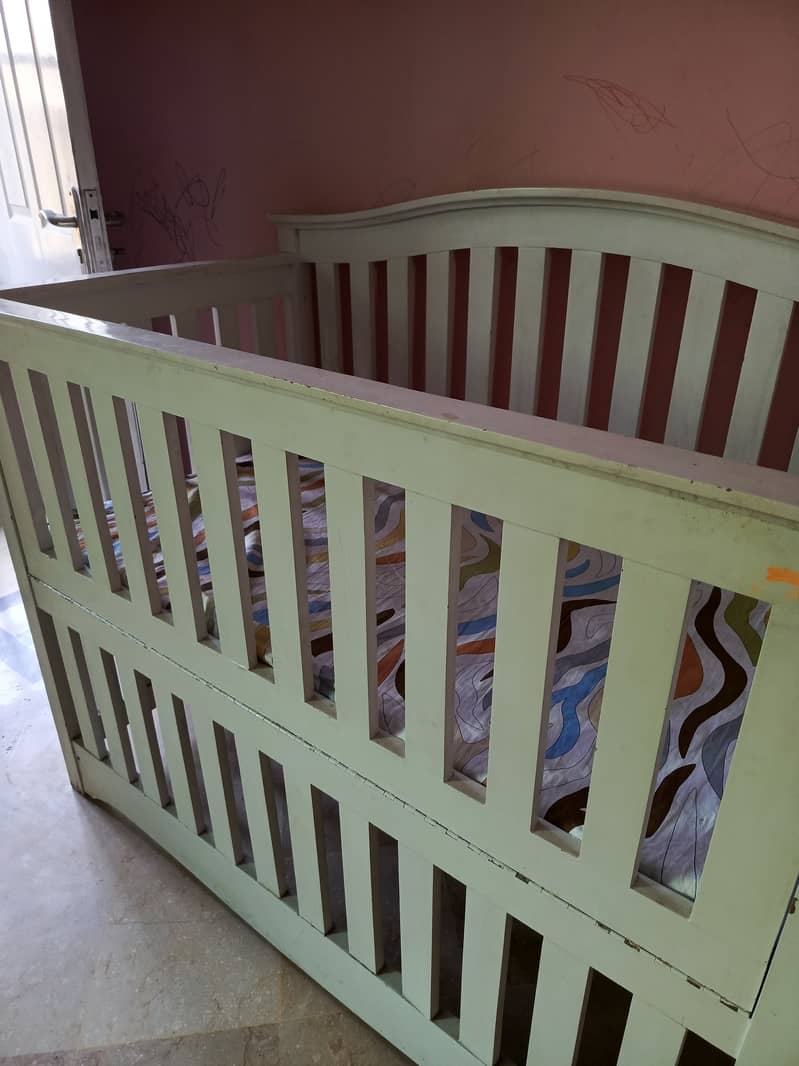 Baby cot in solid wood 1