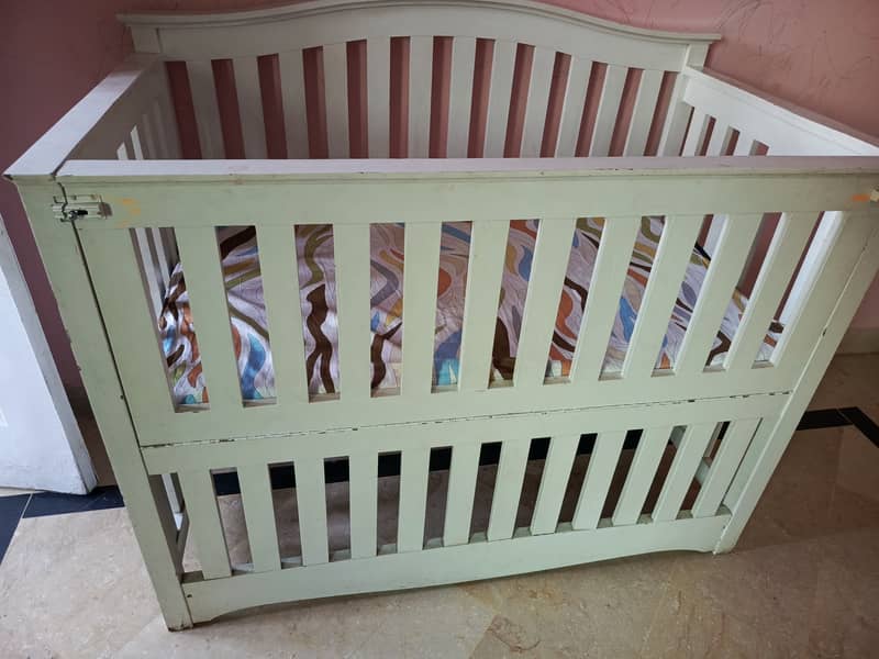 Baby cot in solid wood 2