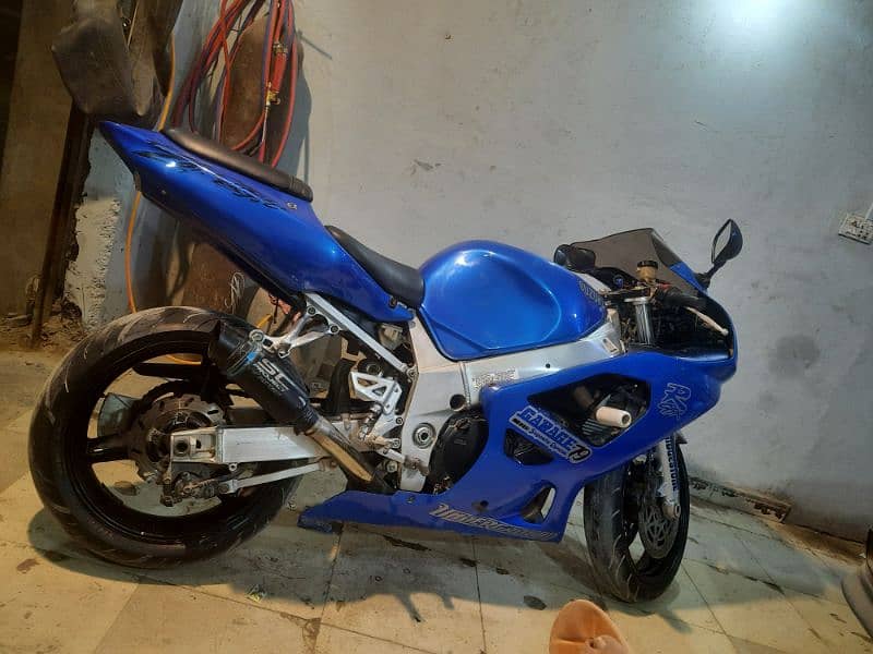 suzuki Gsxr 600 EFI 4 cylinder 1