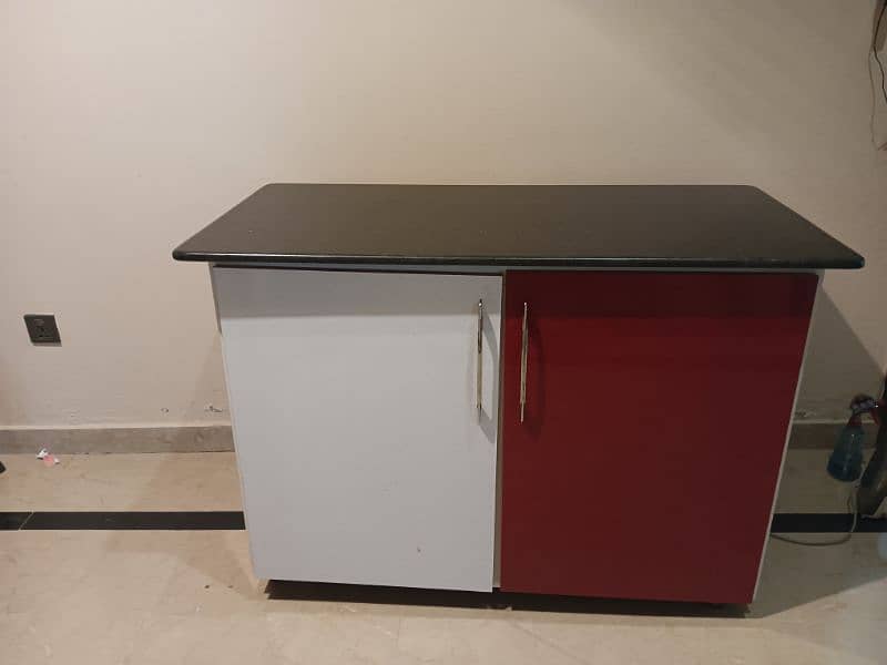 iron stand with two cabinet 0