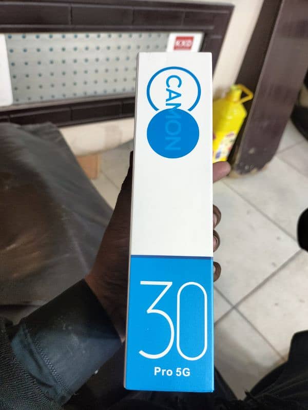 camon 30 pro box pak 1