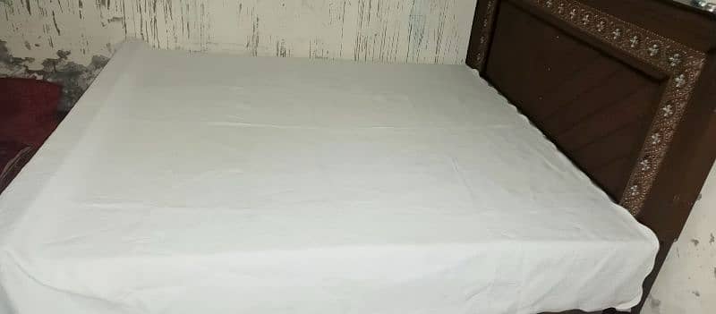 King Size used bed for sale in good condition without mattress 0