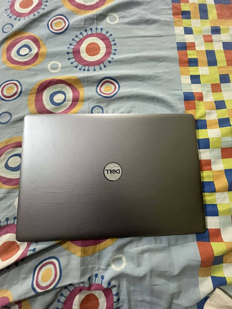 Dell Inspiron 5570 0