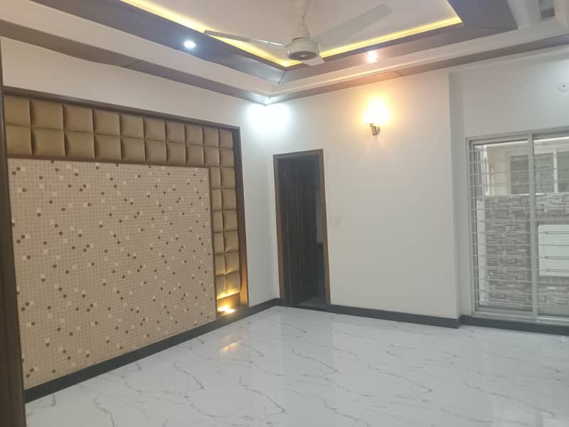 10 marla house for rent in Tulip Block Bahria Town Lahore 10