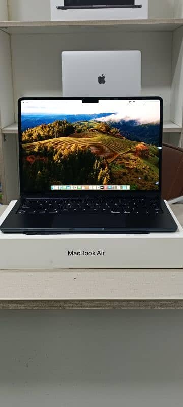 Apple Macbook Air M3 2024 13.3" till 29th October 2025 warranty 1