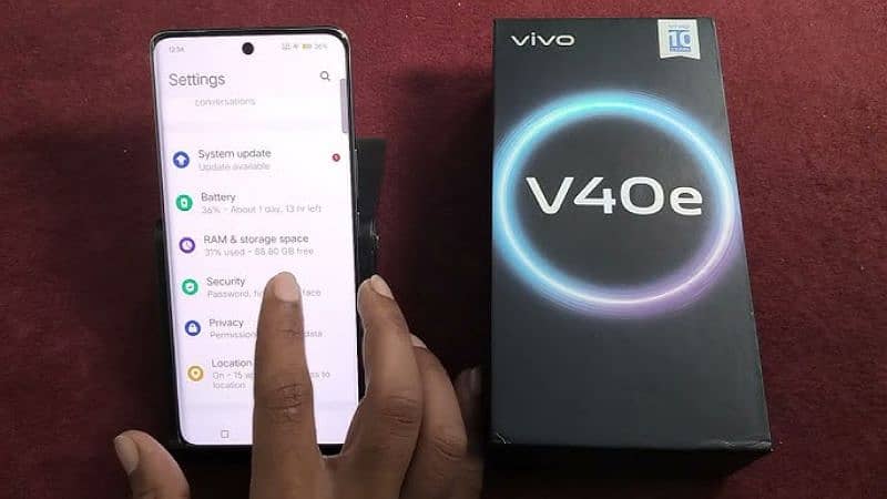 vivo v40 green colour 16gb 256 one hand use 1