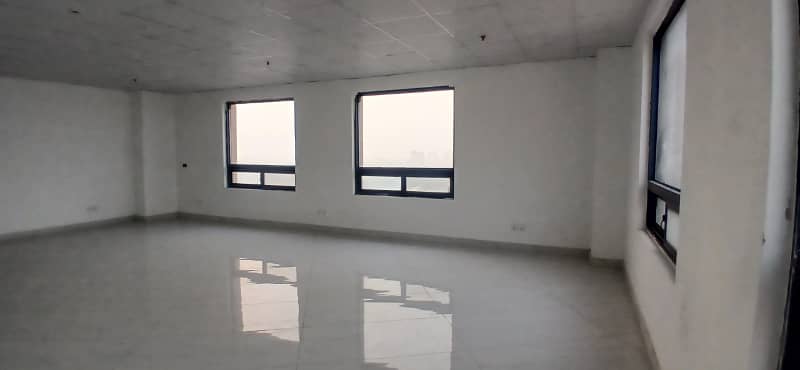 Brand New 813 Square Feet Office Available For Rent In Grand Square Mall main boulevard Gulberg 3 2