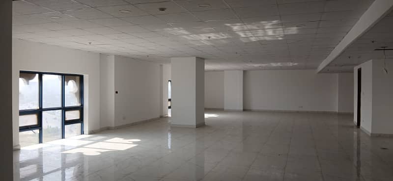 Brand New 2132 Square Feet Office Available For Rent In Grand Square Mall main boulevard Gulberg 3 10