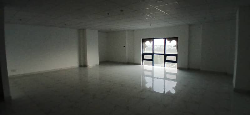 883 Square Feet Office Prime Space Available For Rent In Grand Square Mall 4