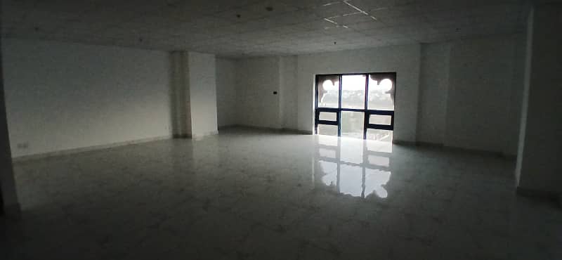 883 Square Feet Office Prime Space Available For Rent In Grand Square Mall 5