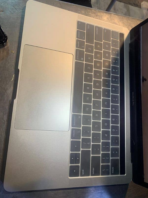 apple Macbook pro 2019 fixed price 2