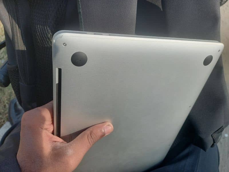 apple Macbook pro 2019 fixed price 3