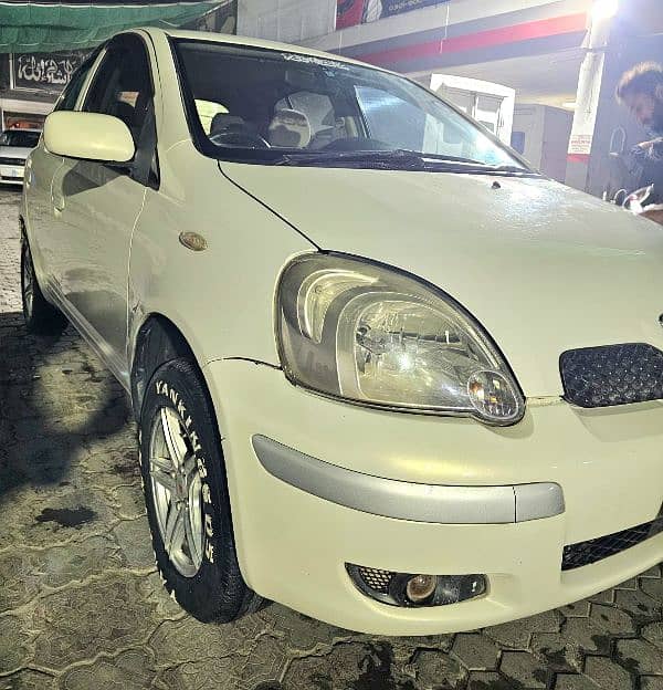 Toyota Vitz 2004 4