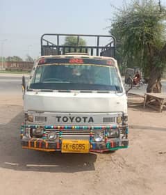 TOYOTA DYNA