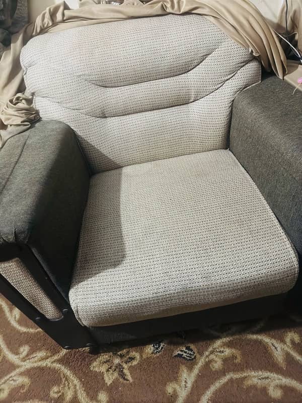 5 seater moltifoam sofa set 1