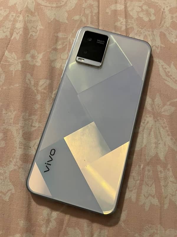 vivo v21 in new condition available for sell 0