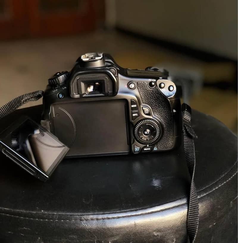 Canon 60D | 18-55mm Kit Lens | Body, Charger, Battery, Bag 7