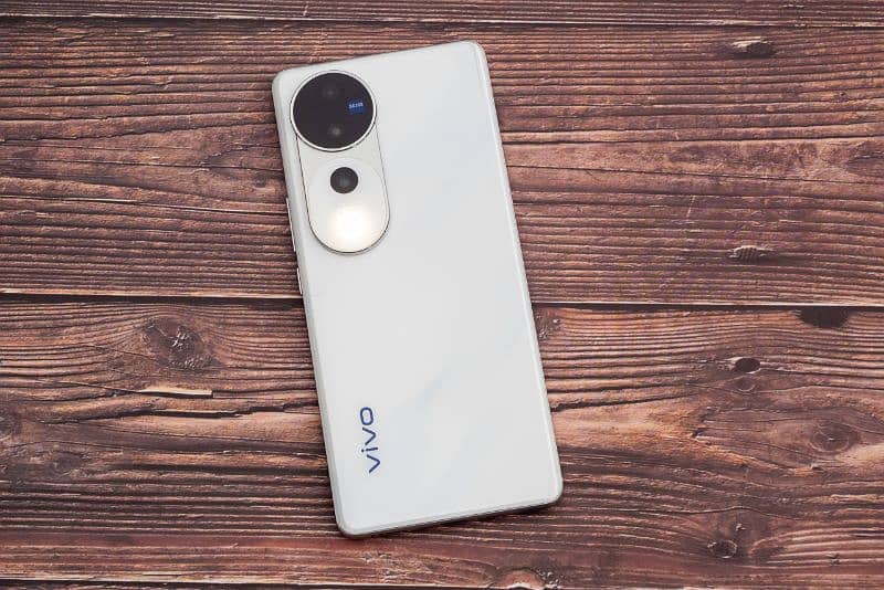 VIVO V40 WHITE MARBLE 2