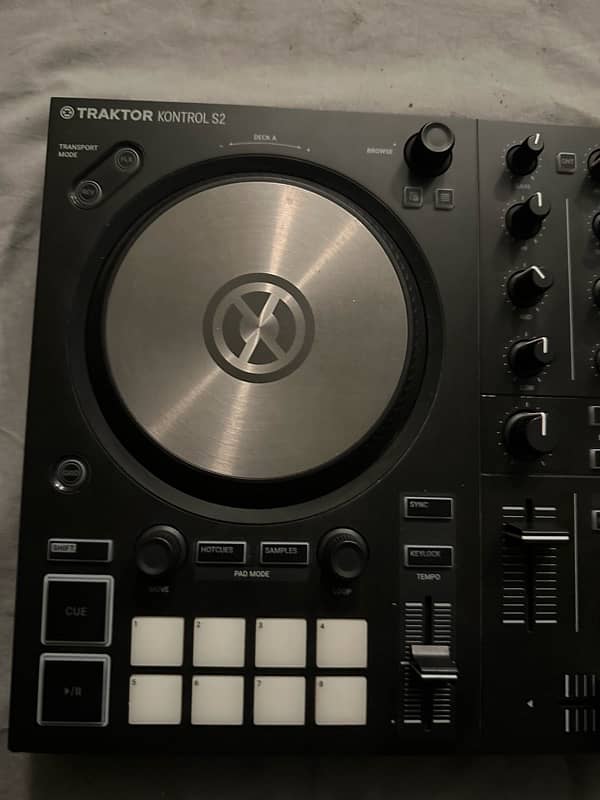 DJ Mixer Traktor Kontrol S2 2