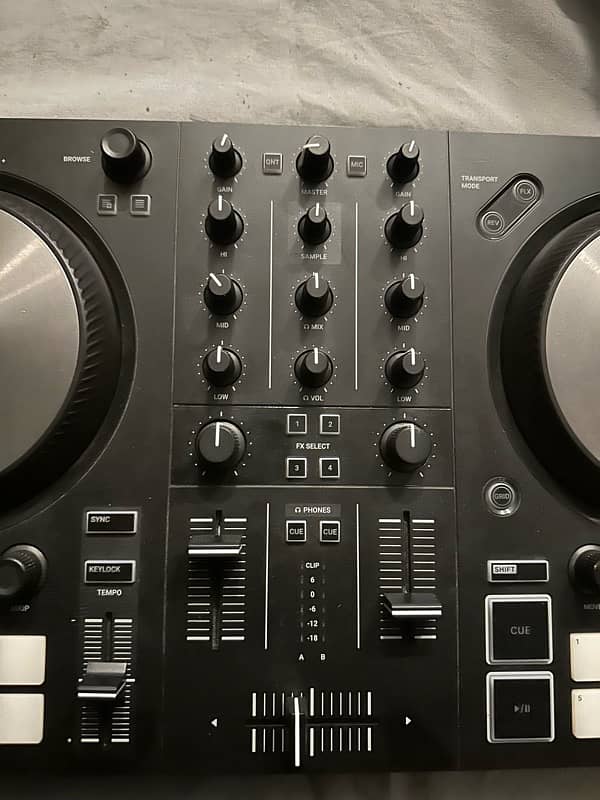 DJ Mixer Traktor Kontrol S2 3