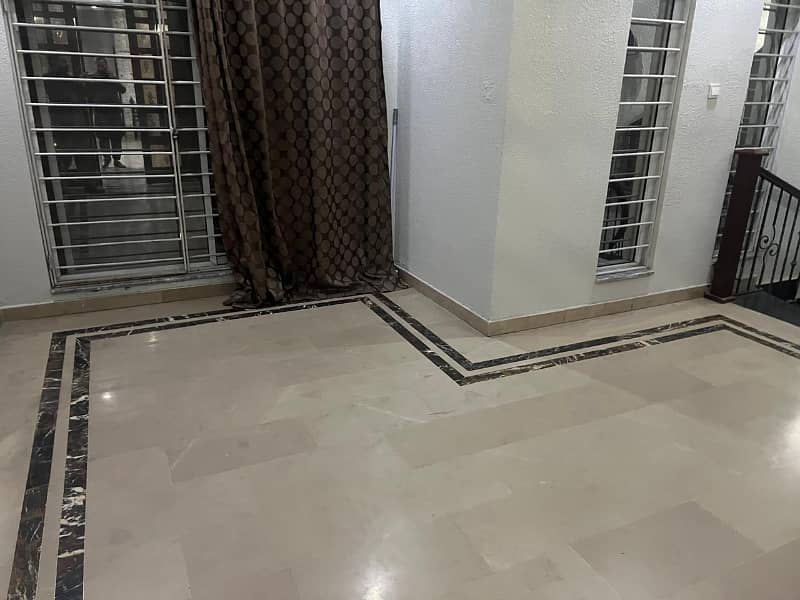 Independent Ground lock portion 1Kanal Furnished Upper Portion for rent in Phase1 Bahria Town rwp 9