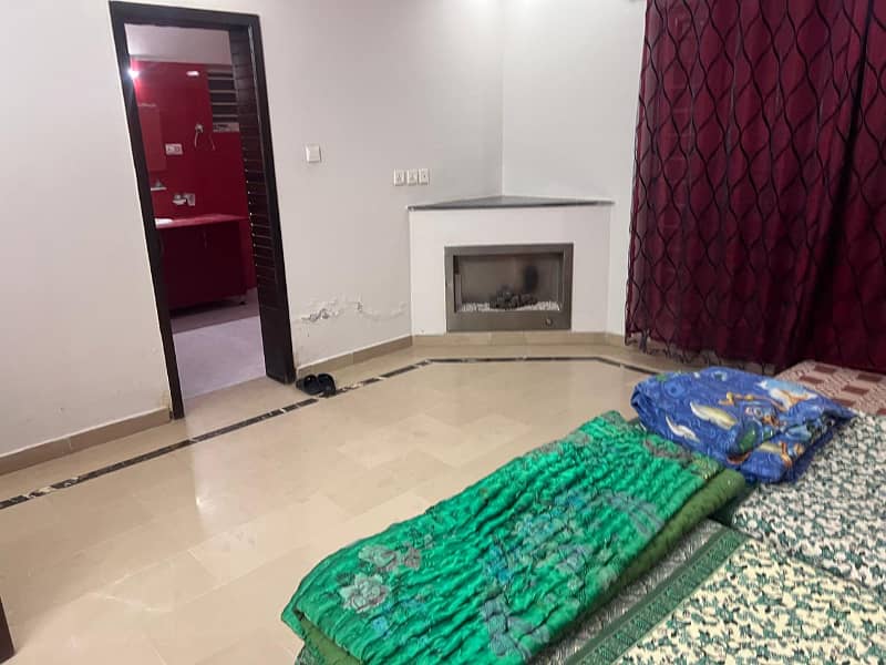 Independent Ground lock portion 1Kanal Furnished Upper Portion for rent in Phase1 Bahria Town rwp 10