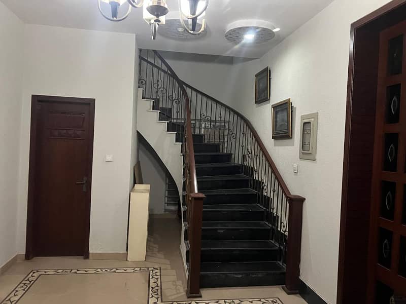 Independent Ground lock portion 1Kanal Furnished Upper Portion for rent in Phase1 Bahria Town rwp 16