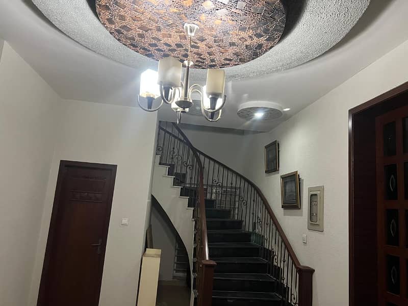 Independent Ground lock portion 1Kanal Furnished Upper Portion for rent in Phase1 Bahria Town rwp 17