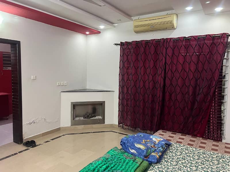 Independent Ground lock portion 1Kanal Furnished Upper Portion for rent in Phase1 Bahria Town rwp 25