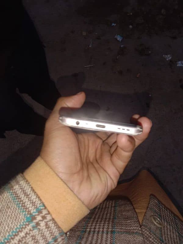 opopA52020 4-128 GB box st ha panel change chalta ye thek ha 4