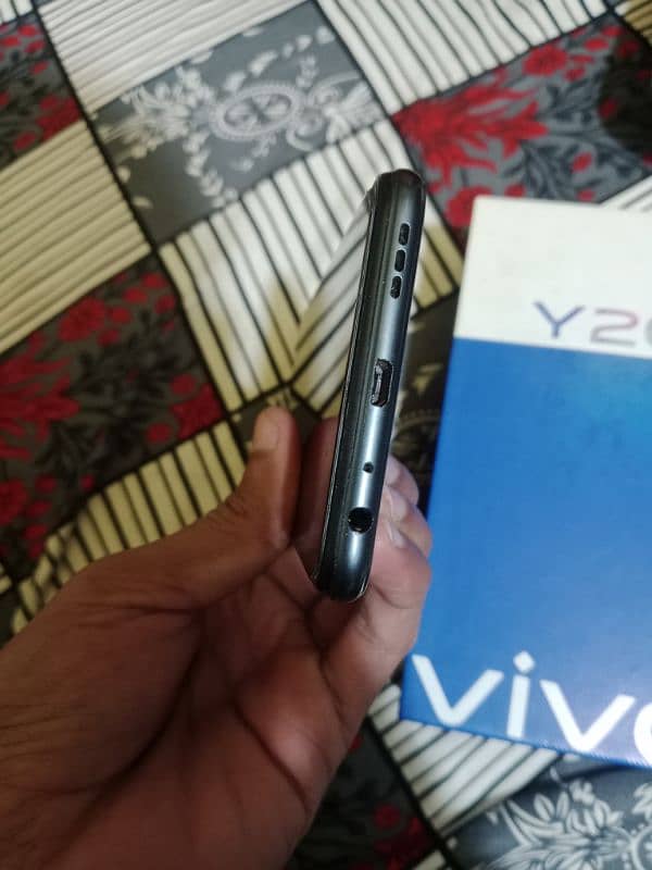 Vivo y20s 4+1/128 5