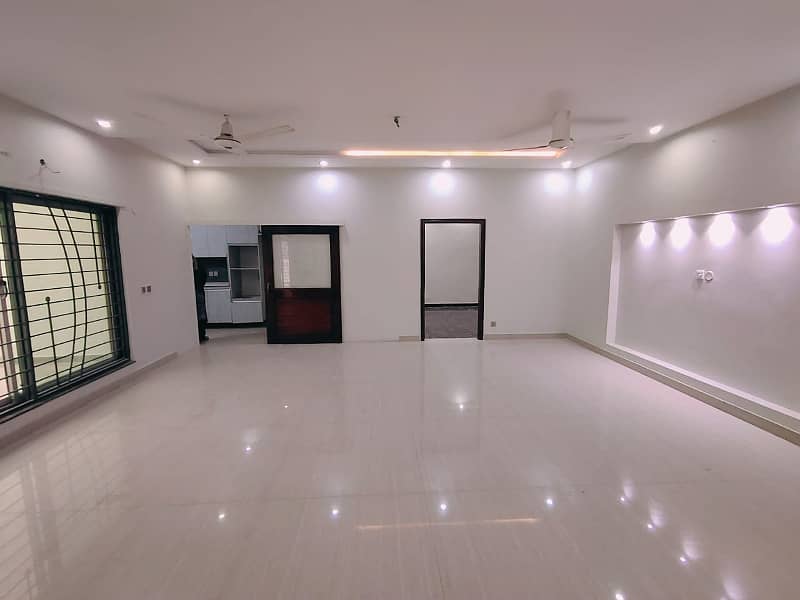 1 Kanal Upper Portion For Rent In DHA Lahore Phase 1 Sprat Gate Slightly Used 3