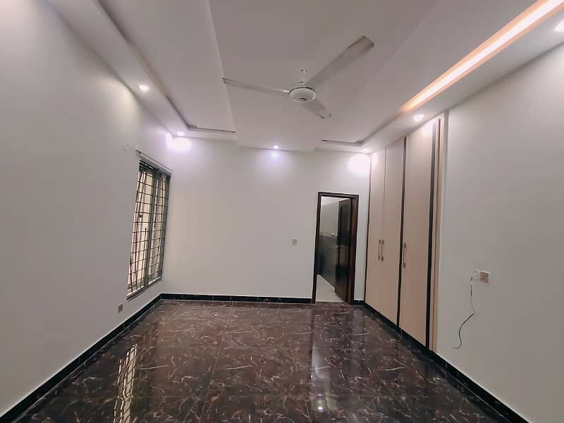 1 Kanal Upper Portion For Rent In DHA Lahore Phase 1 Sprat Gate Slightly Used 11